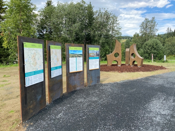 Informasjonspunkt for Skarvan og Roltdalen nasjonalpark i Ås, Tydal